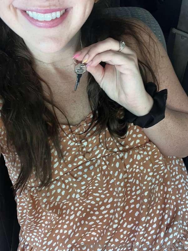 I love leaving my little cuck at home locked 🔒😈
