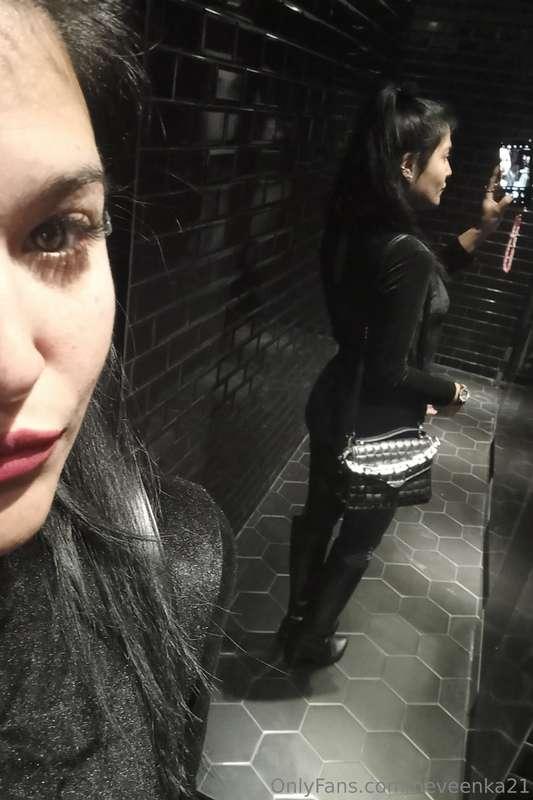 What fantasies do you have with me in this bathroom? Tell me..