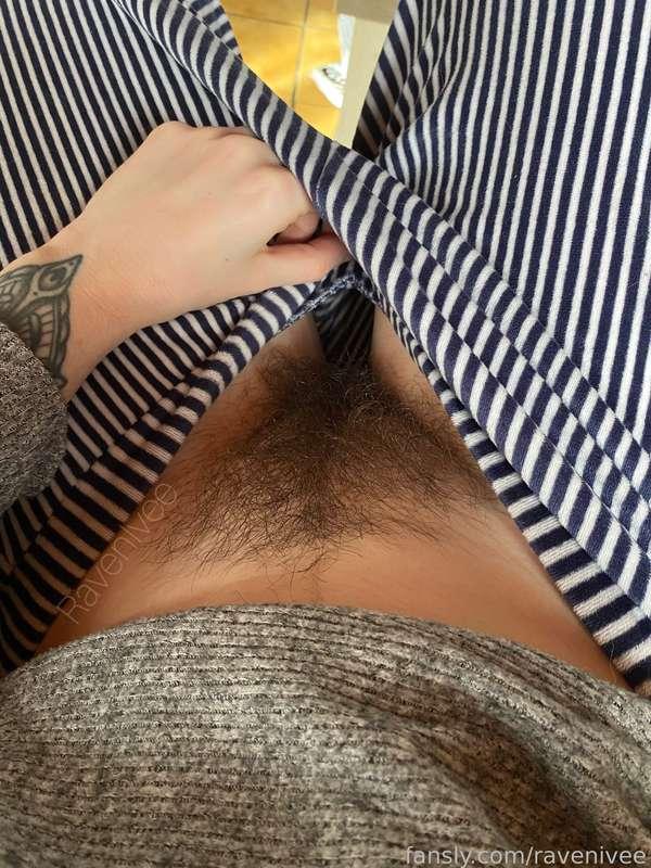 It’s growing well 😌 #bush #hairy #fullbush #allnatural #hairygirl #hairywoman #unshaven #noshave 