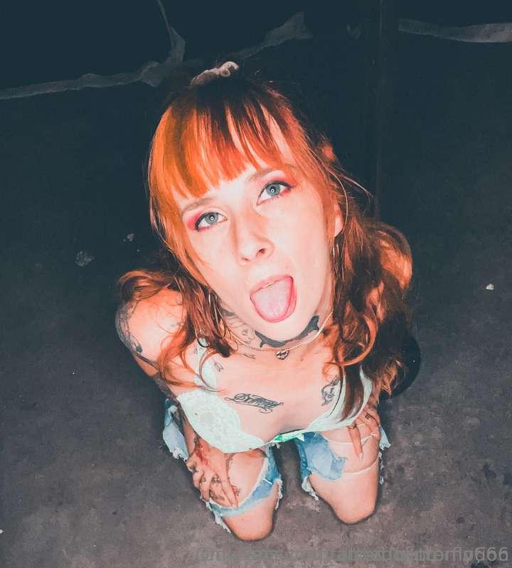 @tatted_butterfly666  Full nude pic- 3 for 50$ Shower video ..