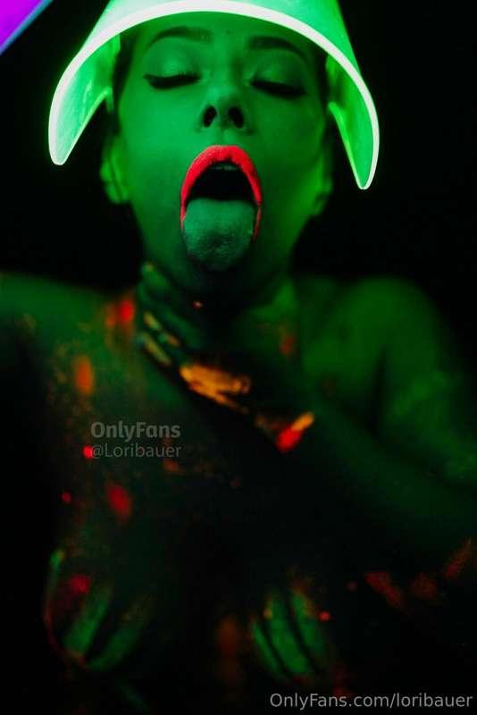 ***YOU WANNA PLAY WITH ME?🔥🍆***

***¿QUIERES JUGAR CONMIGO?🔥..