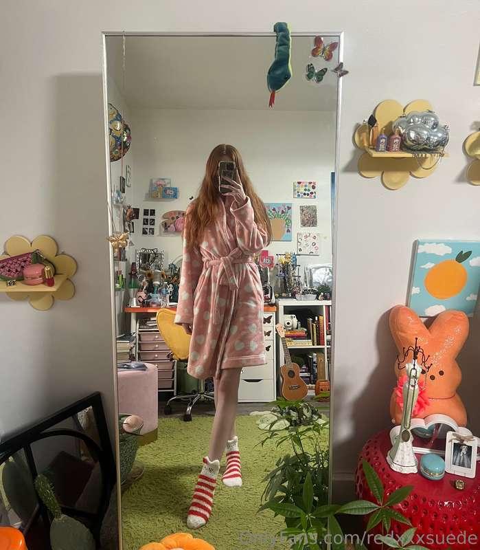 Woke up cute 🥰 swipe to undress ♥️