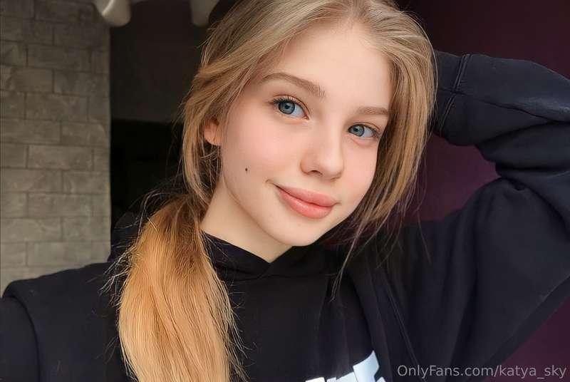 # 💖FREE SUBSCRIPTION ONLY TODAY @sweet_baby_eva 💖
She's so k..