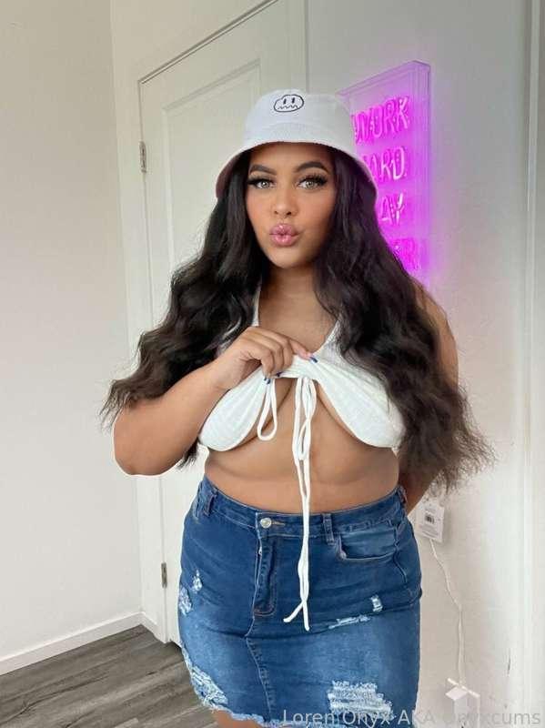 My ideal body weight, is yours on mine. 😋

✎ #nerdy #ebony #cute #pokemon #exotic #bigass #gamer #reader #brunette #fyp 


