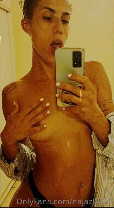 👑@hollywet 💖 HOT FREE 💖@hollywet 👑

🫦S3XTING 
💄NUD3S 
🌸CUSTO..