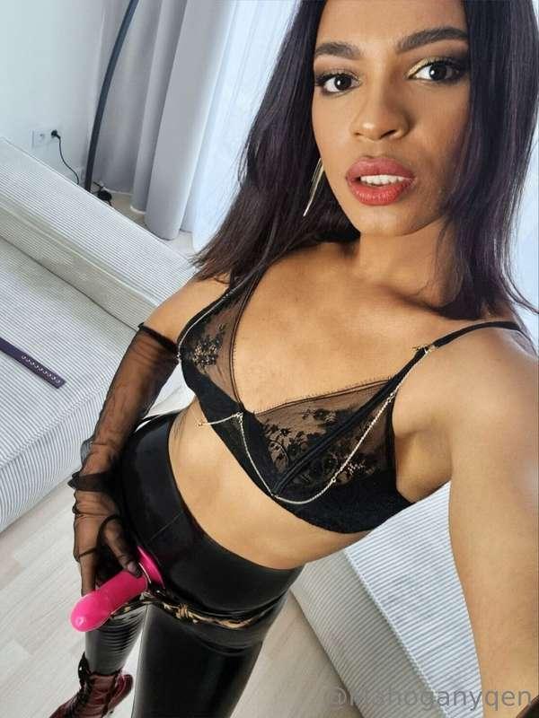 Suck on me bitch 😈