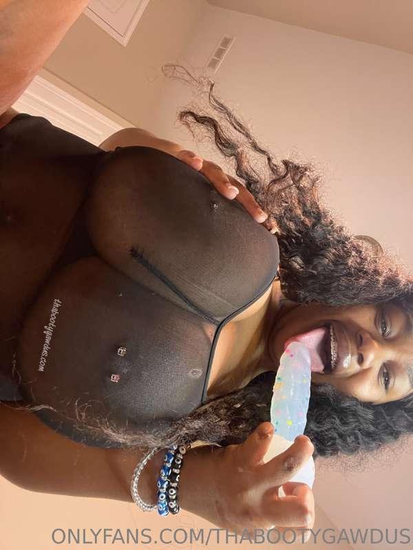 *i filmed a sloppy dildo sucking vid today* ❤️✨