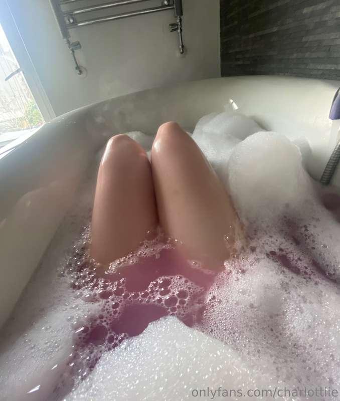 I wouldn’t mind you in this bath with me right now …. 👀 x