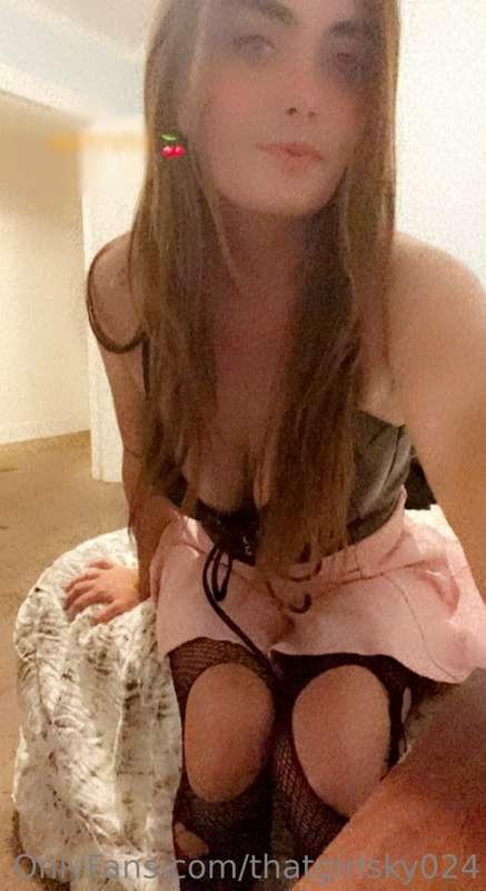 Fishnets and skirts all weekend long 😈