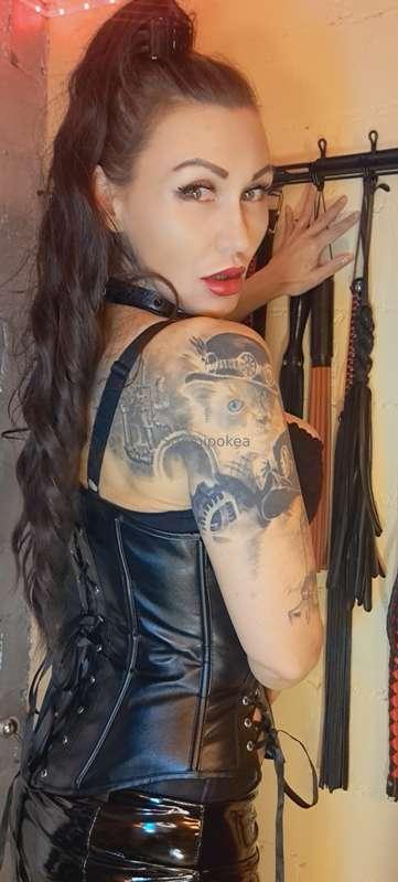 🖤 Valtiatar Fiona Wildlesson 🖤 ~ 14.99€~🌑 Lumoan sinut katse..