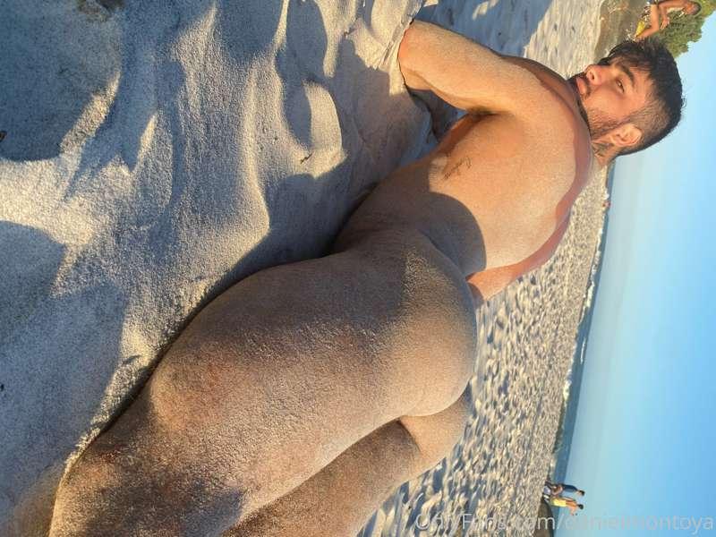 I was on a nude beach.  people had sex around me 🤤🤤🤤