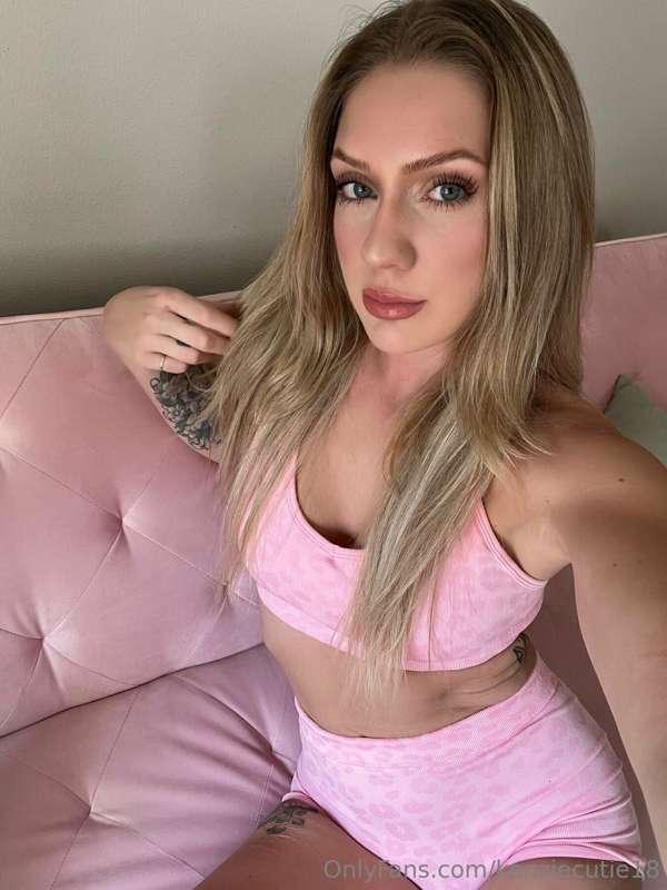 I'm very active on my paid page right now, come join me😈
