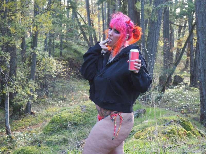 dreary monday? 🥺

maybe these will brighten up your day ✨☀️
..