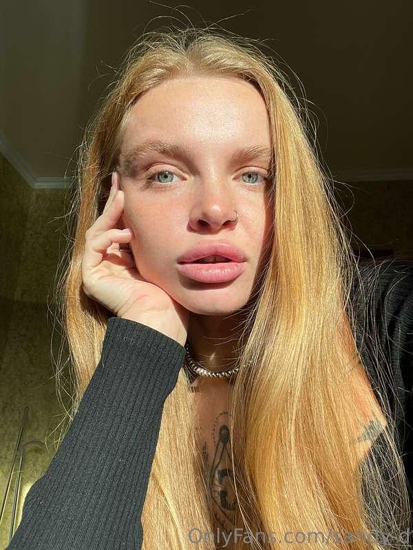 Just selfies, to remind you of myself❤️
