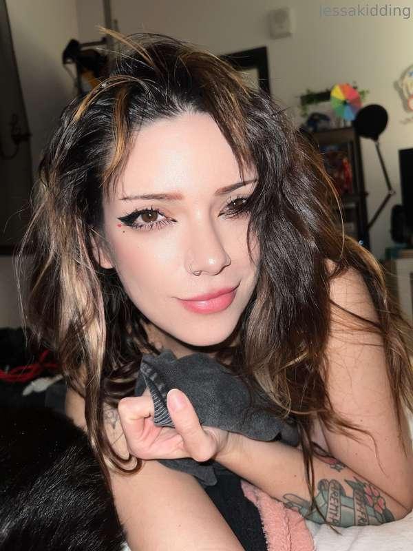 Answering everyone’s messages soon!! My sweet kitty had a ve..