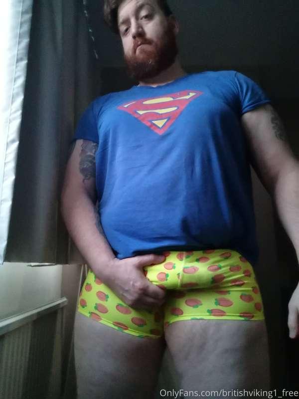 These pants are 3D... It looks like the peaches are jumping ..