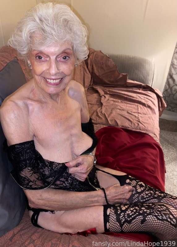 lindahope1939 image #2