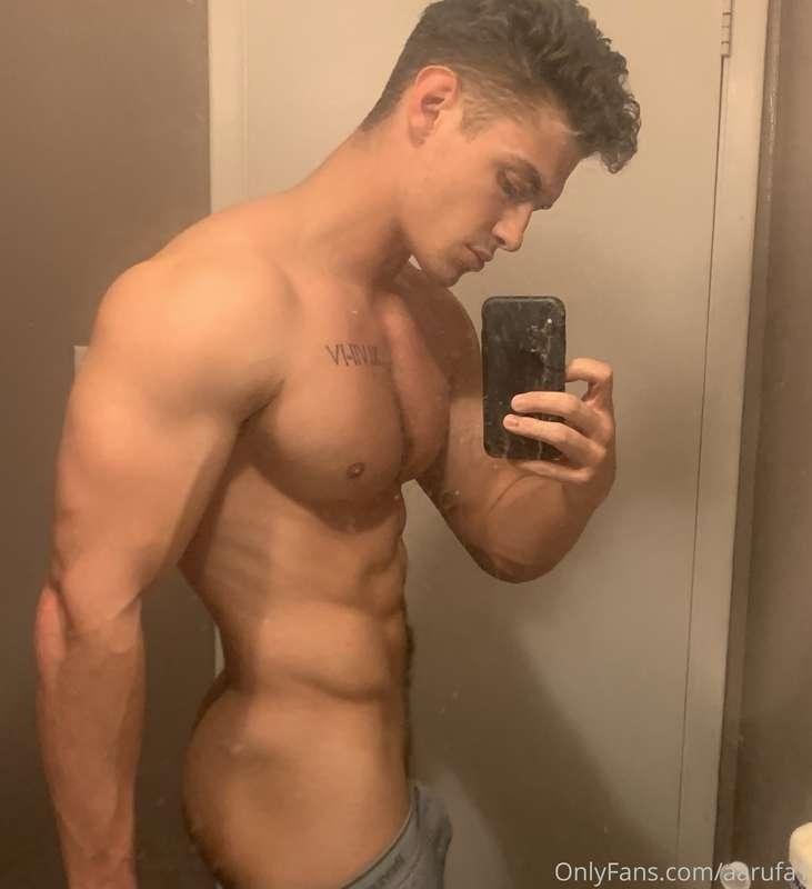 Just got done with an intense bodyweight workout 🥵 I’d like ..
