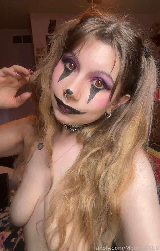 Spooky cunt 🖤🌑🎃