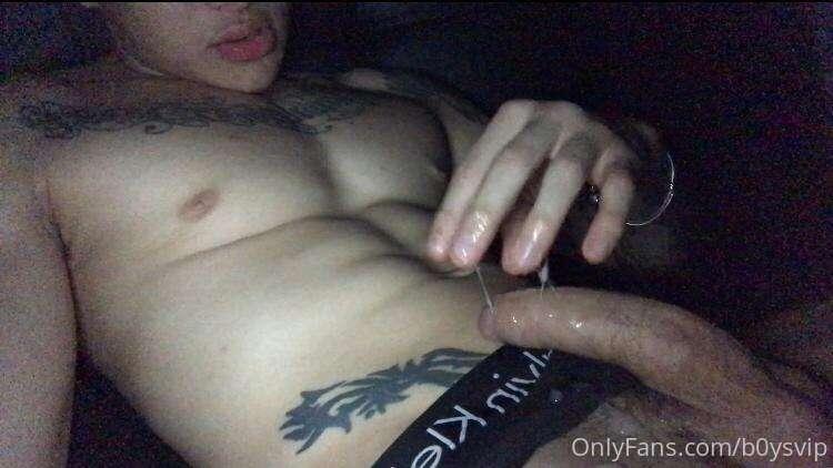 How I like the feeling of semen in my hands !! I put you mil..