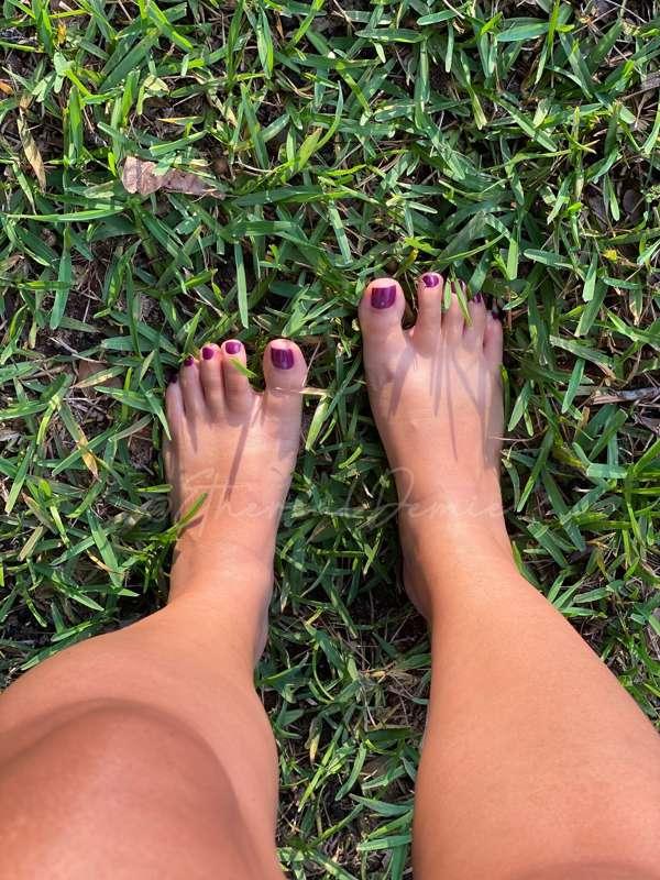 Purple is one of my favorite colors 💜 what’s yours?