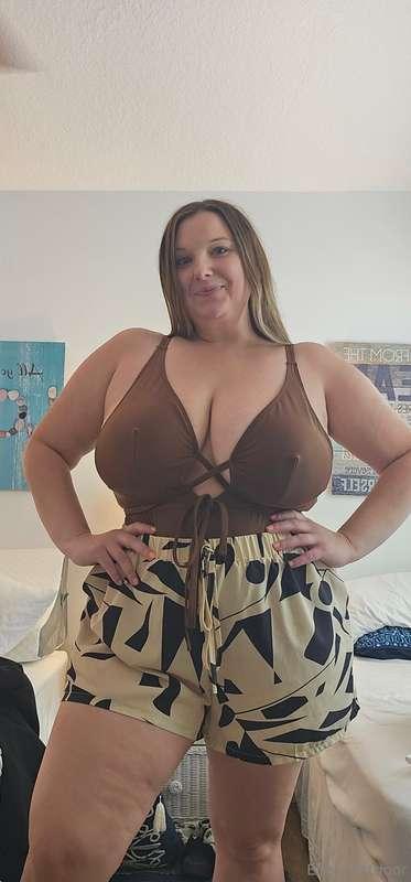 elle_nextdoor image #1