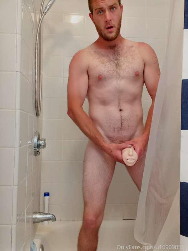 Farmer's tan!!!🤣🤣🤣
Ilove getting dirty while getting clean ;..
