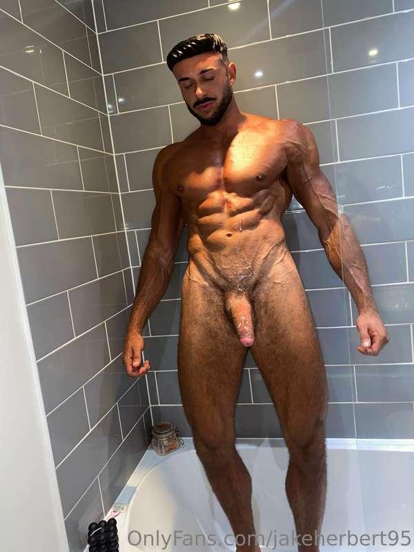 Need someone to clean me up 😩