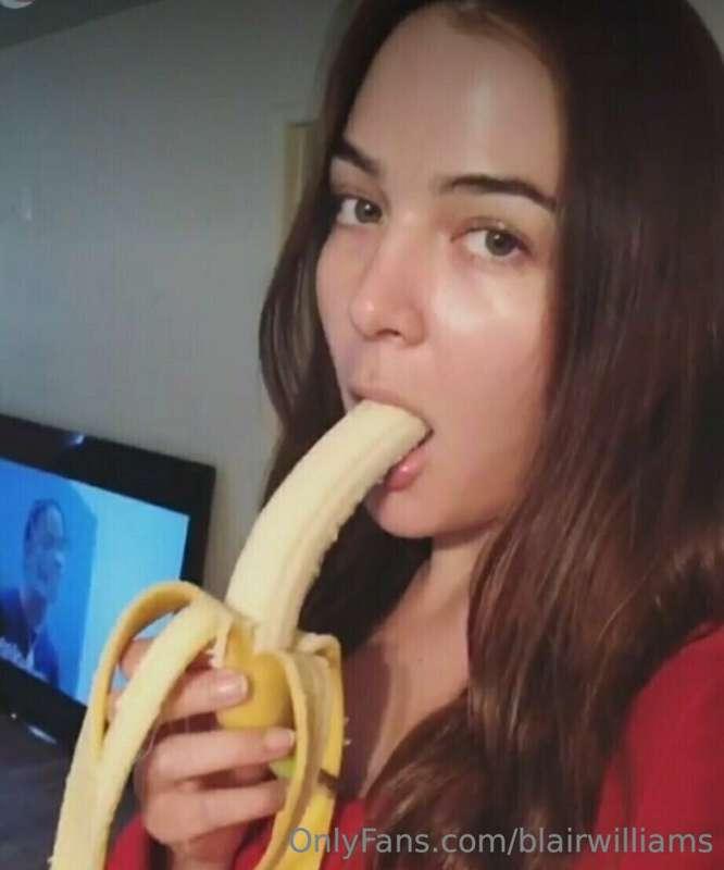 YOU KNOW what else I want in my mouth?? DM me your guess 😉