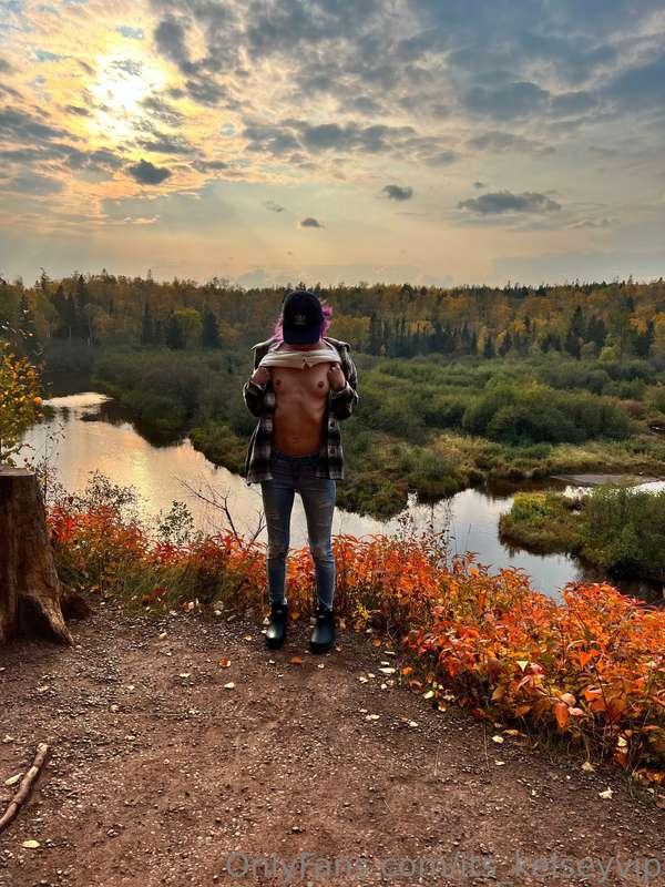 it was a good lil day trip to see the fall colors up North 🍂..
