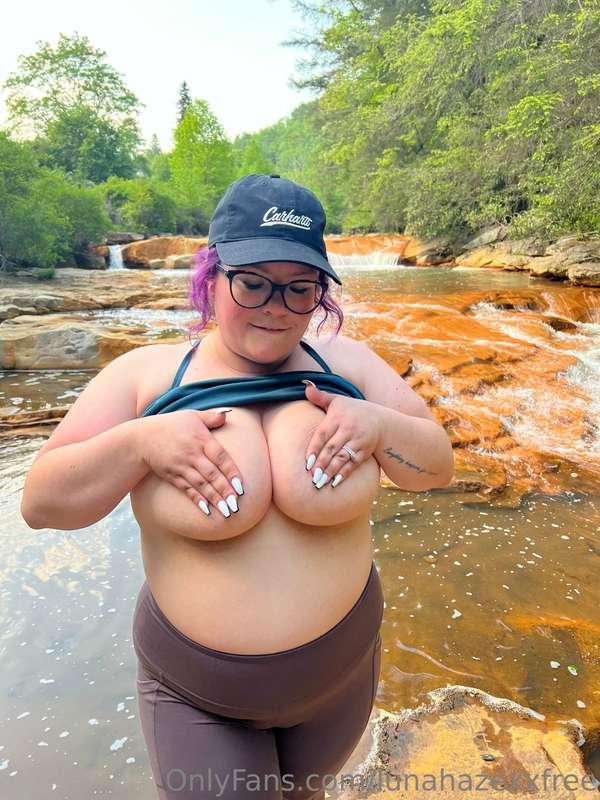 Would you fuck me outside? 😈