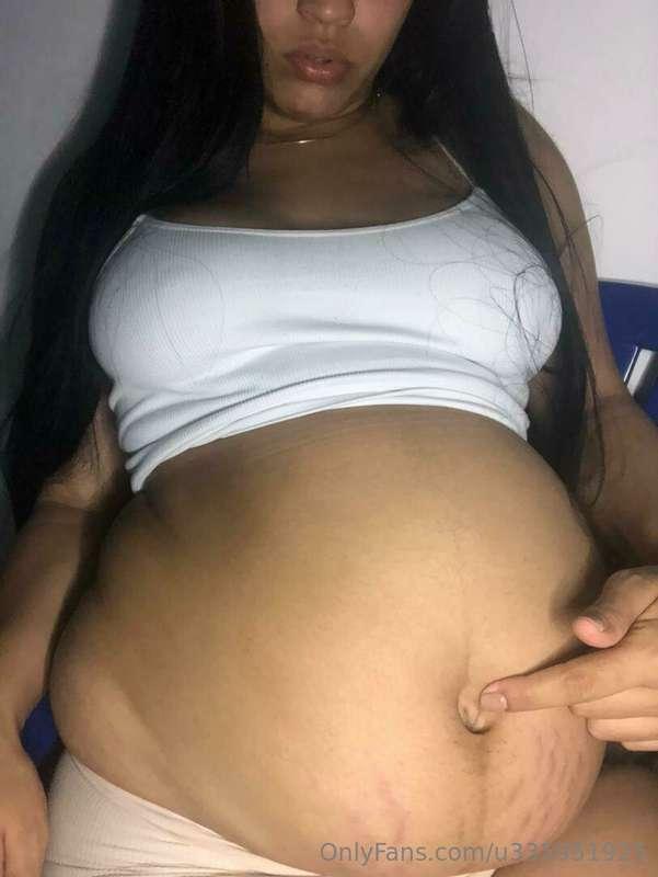My sexy belly wants more🍆🔥🔥😋