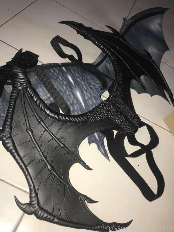 We’re having Halloween in April 💕how about a demonic dick gi..