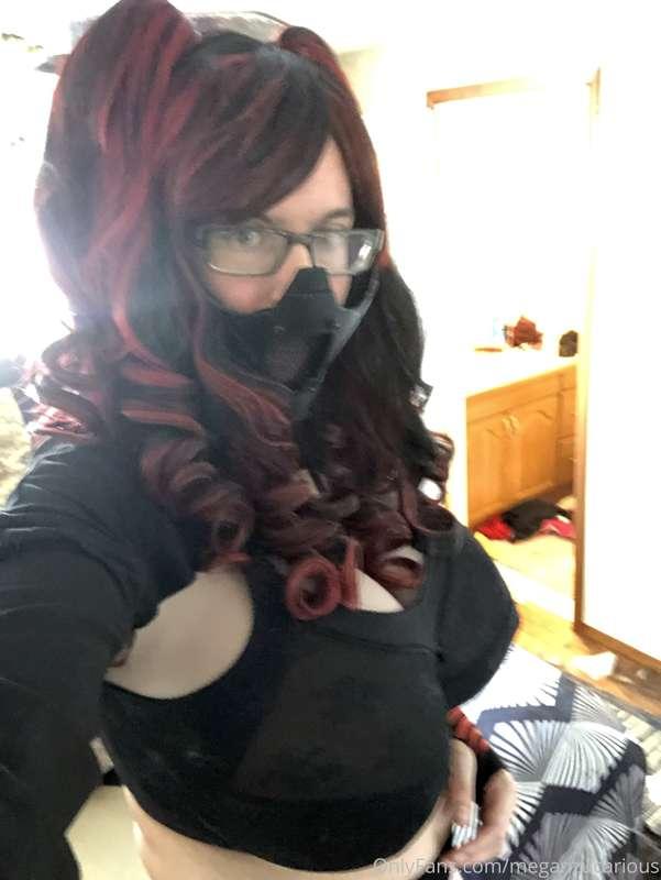 New outfit means new video. While this isn’t my complete Hal..