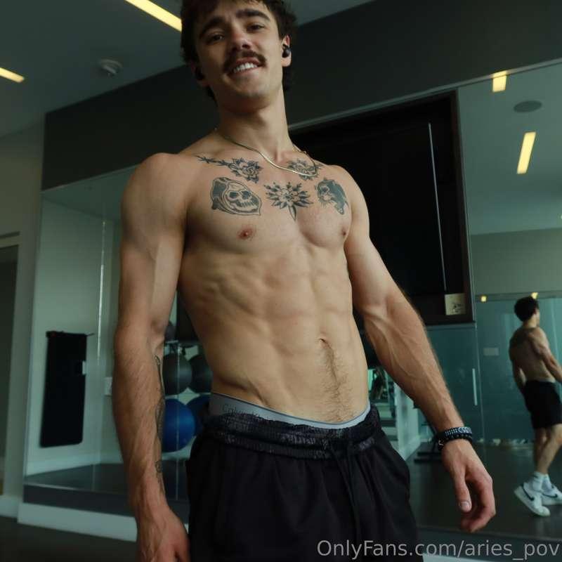 Who wants to play with daddy? 😏