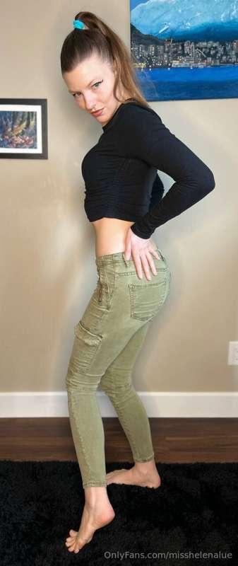 misshelenalue image #1