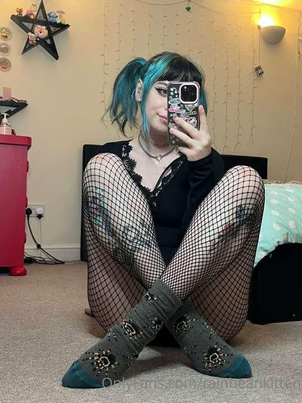 I think this will be a cute angle for some more pics too >:)