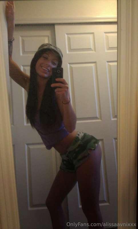 Throwback to age 23 or 24! I was soo tan lol 