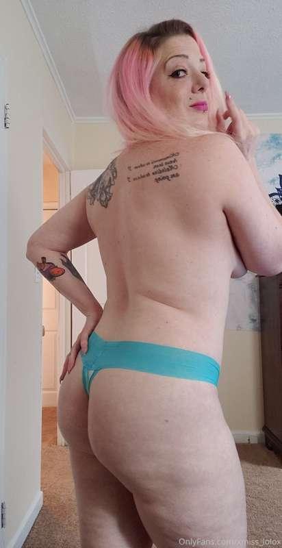 🍑 I love showing off my new panties in piks 🍑