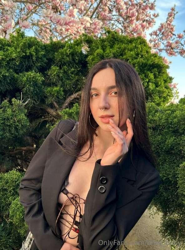 Hey honey, your sexy princess @mikahot69 👸🏻 is just dying fo..