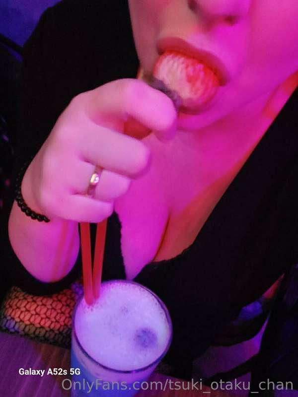 Quanto amo i cocktail di Novara 😋
Vi piace il mio outfit pri..