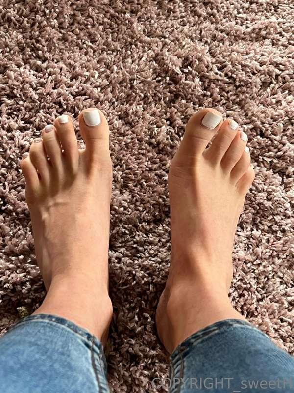 fresh nails 💅🦶🏼🥰