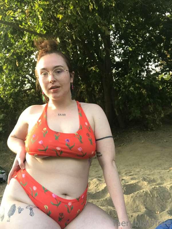 Under boob slip 🤭✨