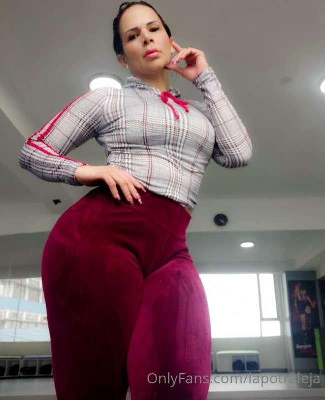 Excelente semana para todos mis amores🥰 hoy corri 3 km.... Y..