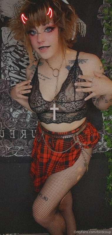 How fucking cute is this outfit? 😍😍😍 A whole lot of tiddy pl..