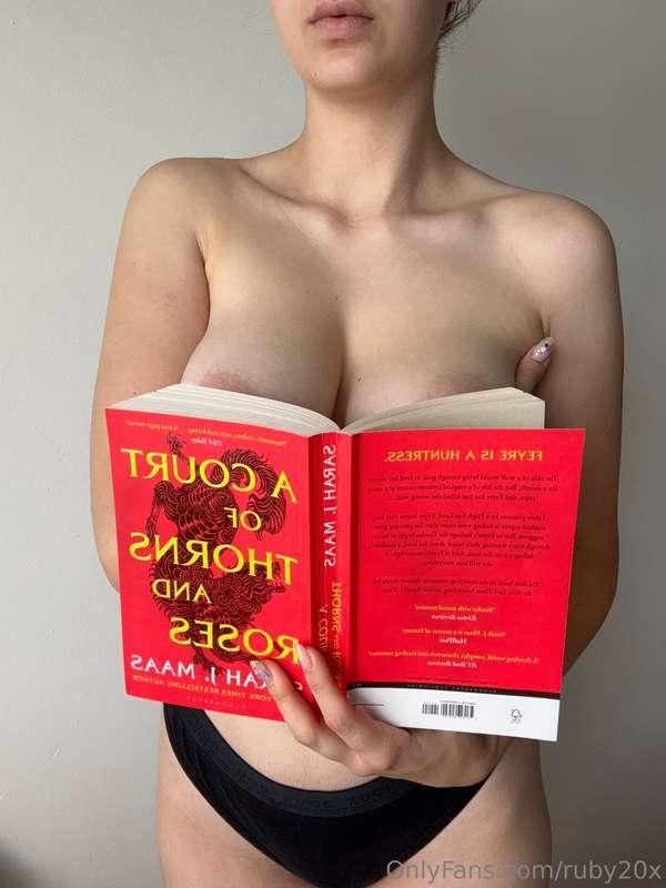 I have been loving spicy books recently ;)