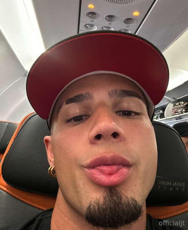 AIR JT flying solo ✈️