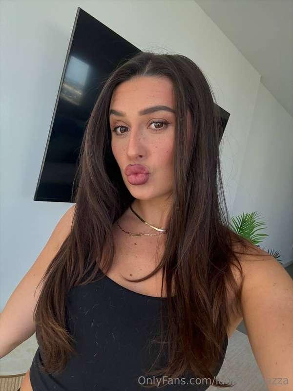 just one kiss I promise 💋