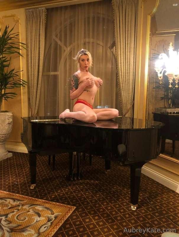 Would you fuck me on the piano? 🎶