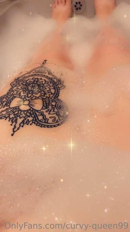 Enjoying a nice soak in the bath.. ❤️
